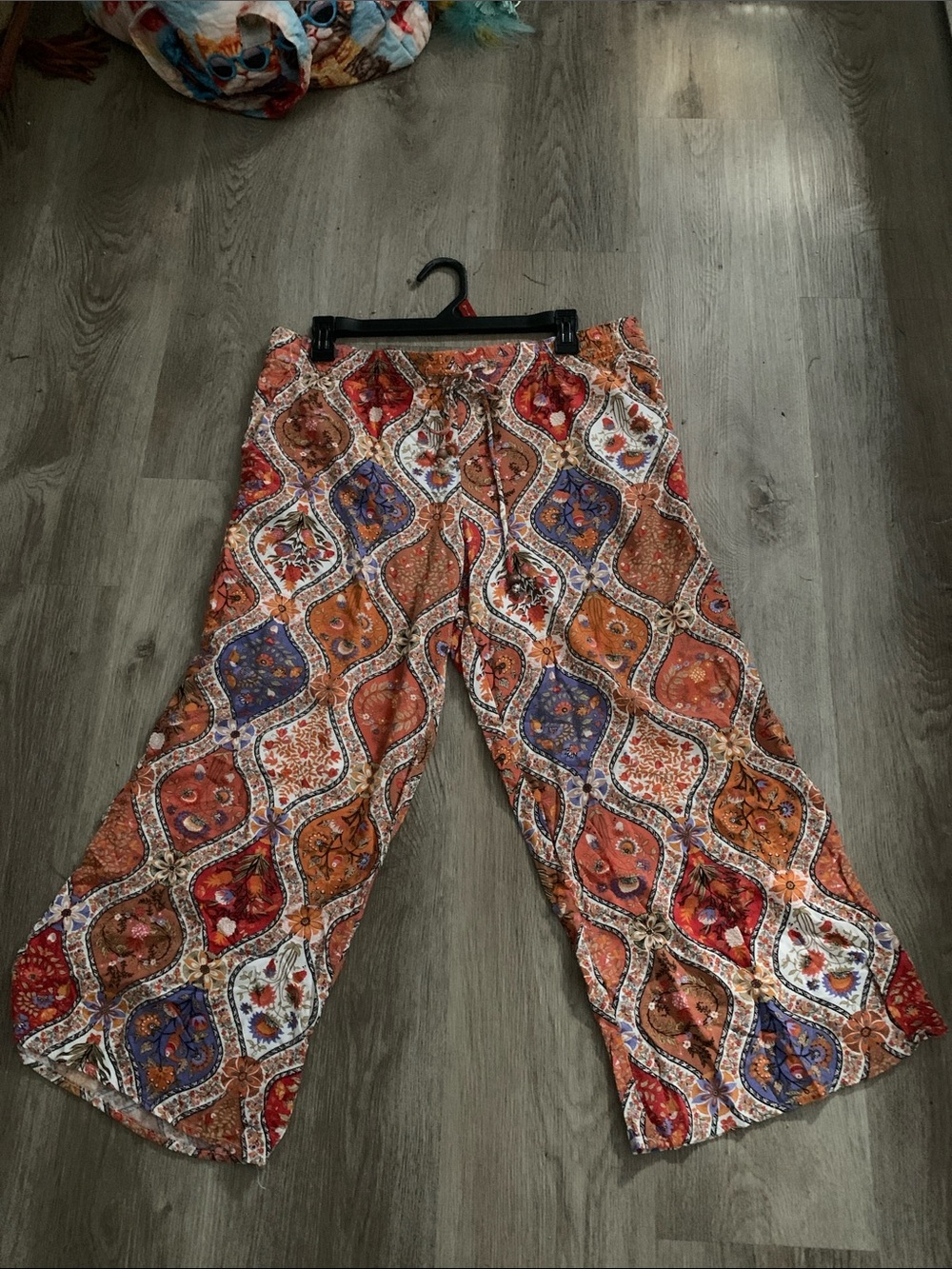 Christian Siriano Multicolor Paisley Wide-Leg Crop Pants - Picture 1 of 7